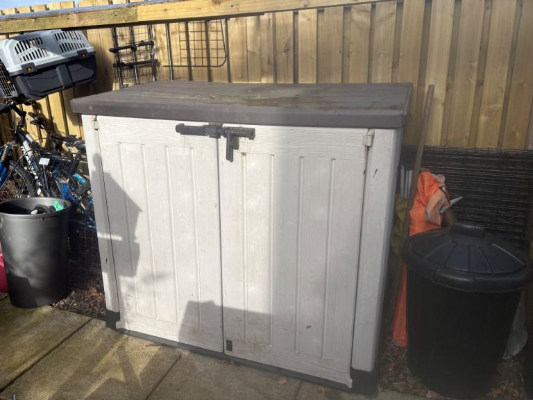 keter plastic shed midi 880