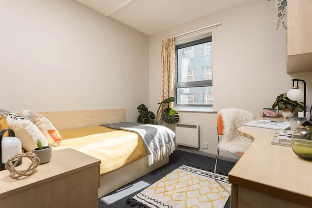 Classic Ensuite Sheffield Archways