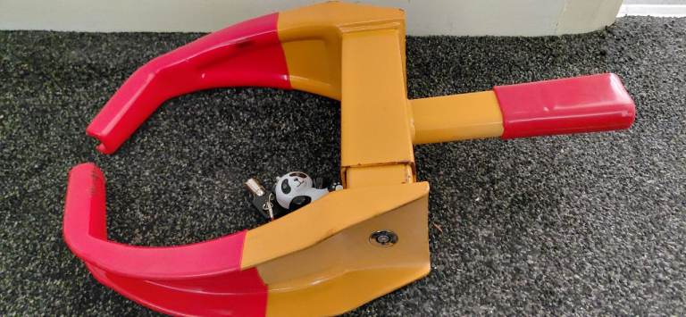 Heavy Duty Wheel Clamp