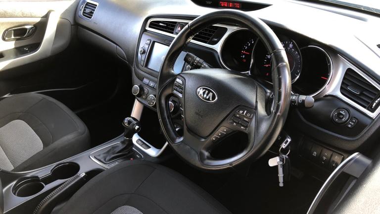 2017 Kia Ceed 1.6 CRDi ISG 2 5dr DCT Diesel Hatchback Hatchback Diesel Automatic