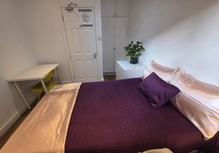 Double Room to rent Finchley Road, Swiss Cottage