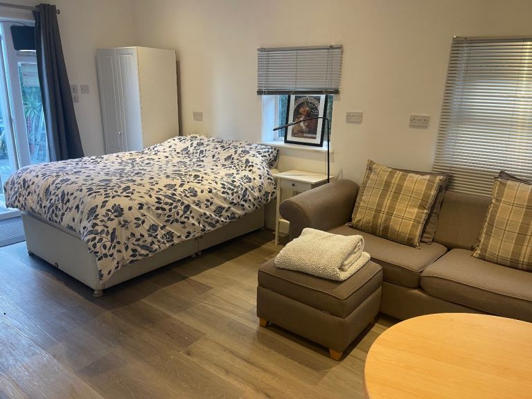 Annexe studio in garden of property owner