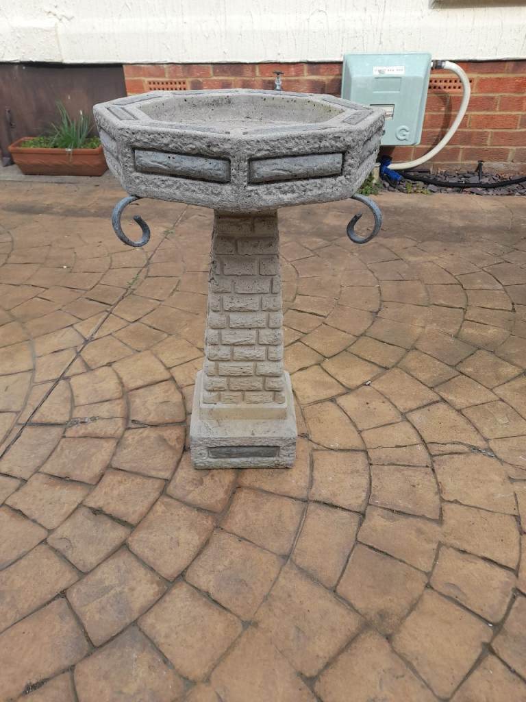 Bird bath 