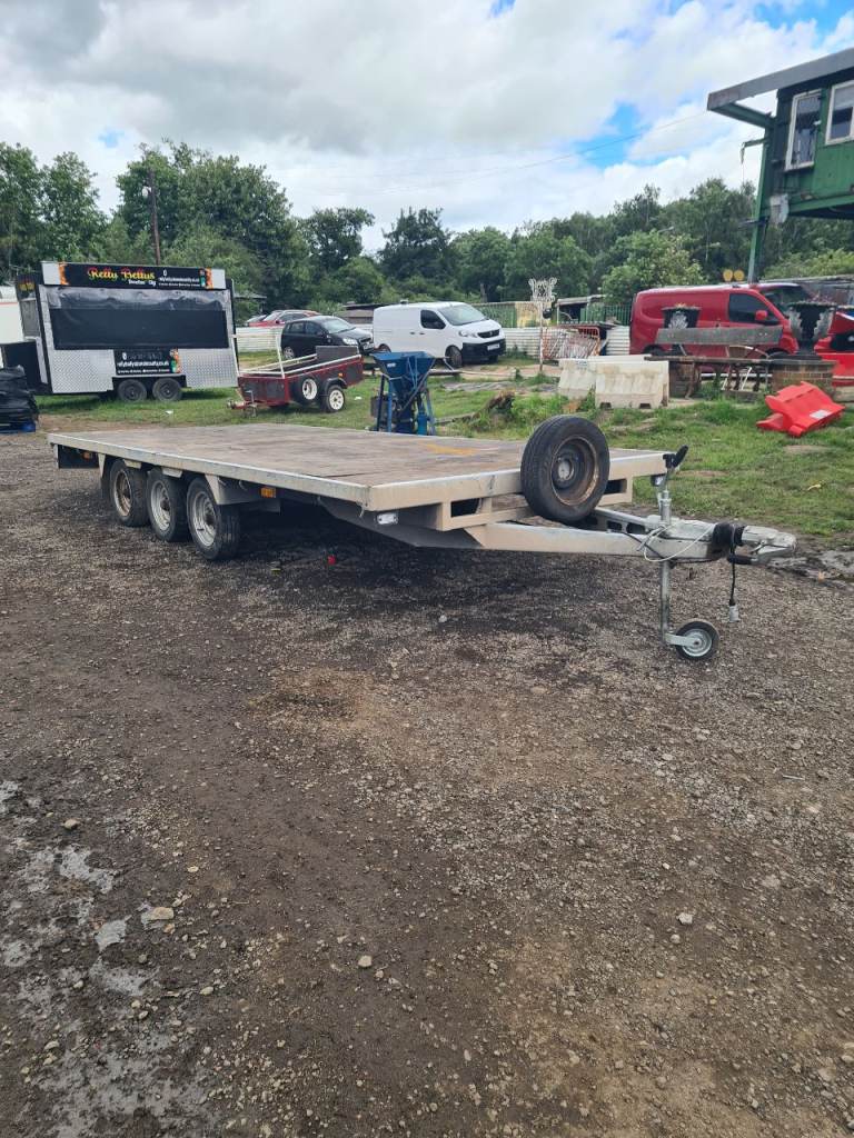 Bateson tri axle