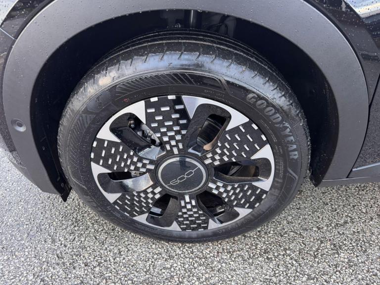 2025 Fiat 600 115kW La Prima 54kWh 5dr Auto HATCHBACK ELECTRIC Automatic