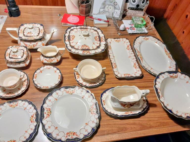 Myott & Sons Dinner and tea service