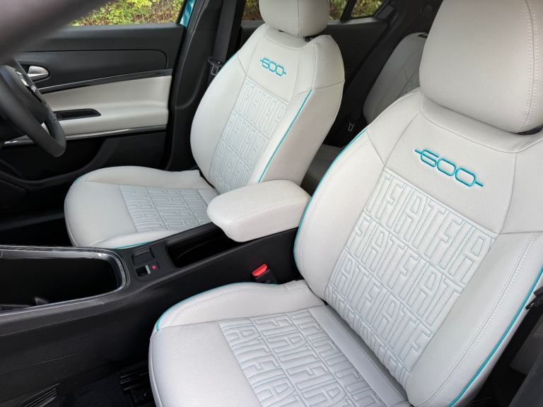 2025 Fiat 600 1.2 Hybrid 48V 136 La Prima 5dr eDCT-6 Hatchback Petrol Automatic