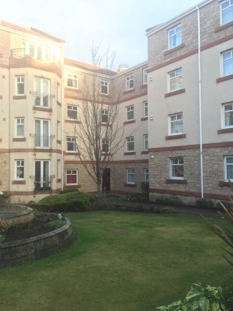 2 bed flat available 15/12/25, Sinclair Gardens, Edinburgh EH11 1UU
