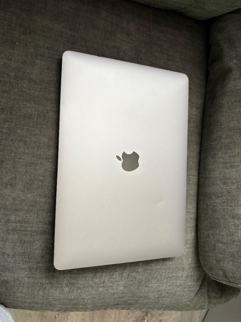 Apple MacBook Air (M1, 2020)
