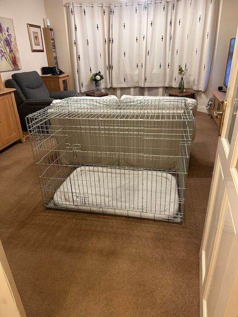 LARGE DOG CRATE