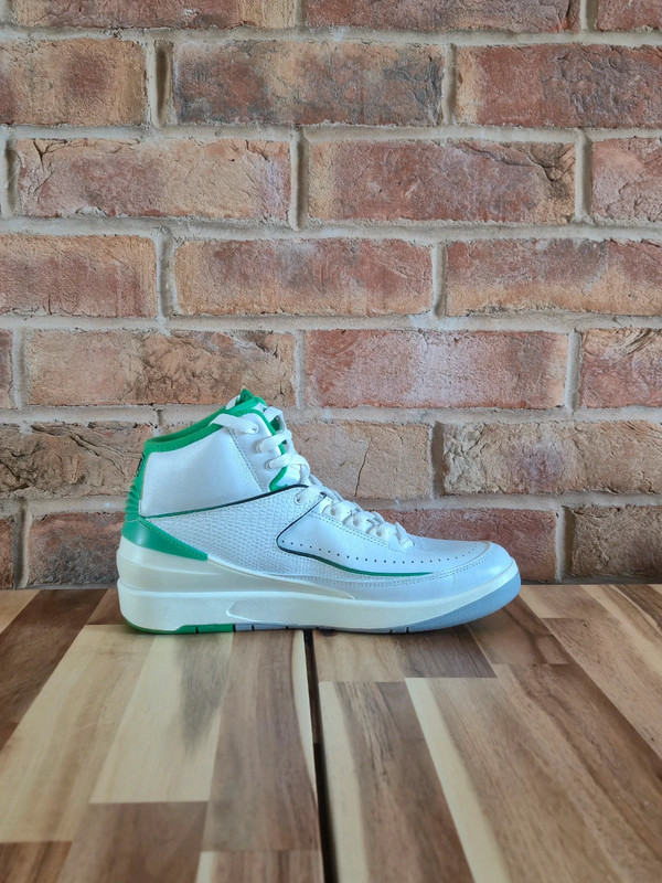 Nike Air Jordan 2 Lucky Green UK7.5 Brand New in Box
