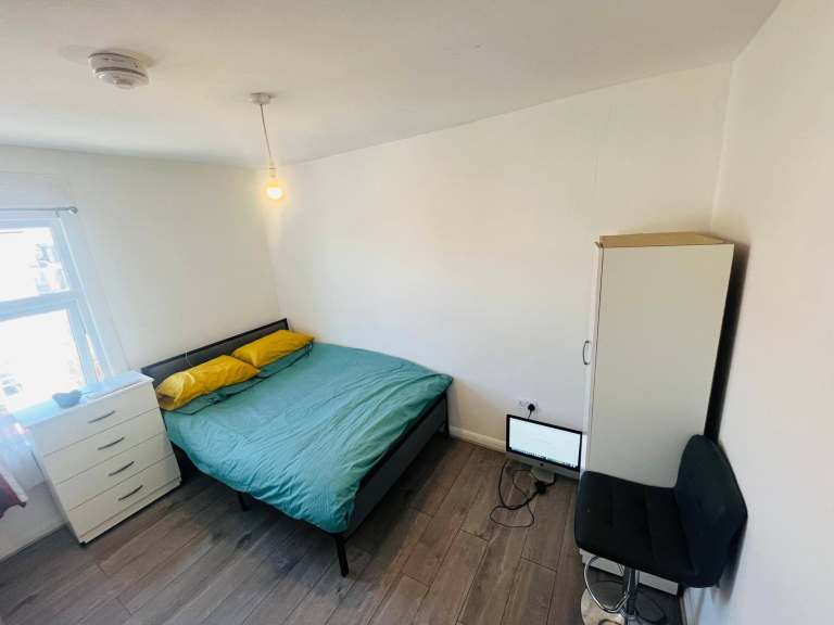 Double Room N8 Available Mar 1ST Single Occupancy