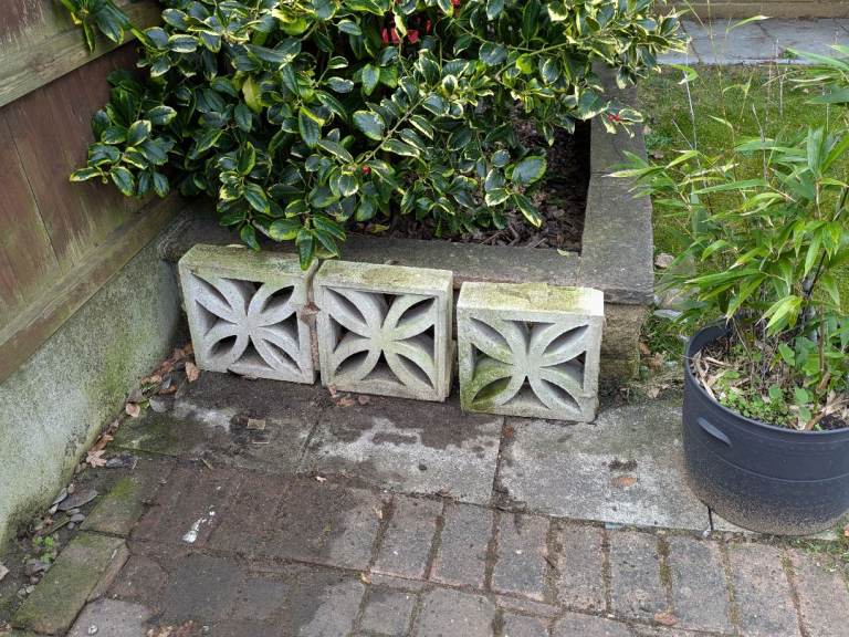 5 X decorative building blocks free local delivery possible 