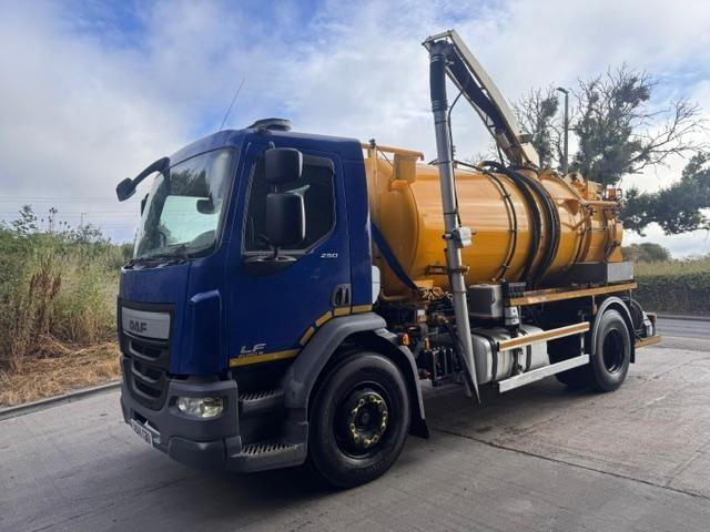 2016 66 DAF LF 250 E6 LHD Whale medium volume jet/vacuum tanker