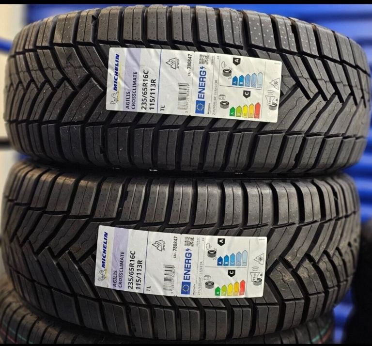 2x 235/65/16c tyres