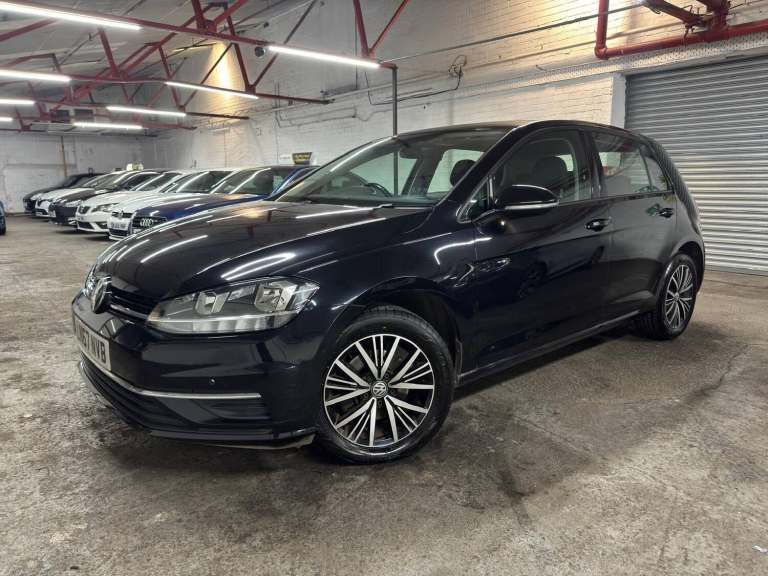 2017 Volkswagen Golf 1.6 TDI BlueMotion Tech SE Nav Euro 6 (s/s) 5dr HATCHBACK Diesel Manual