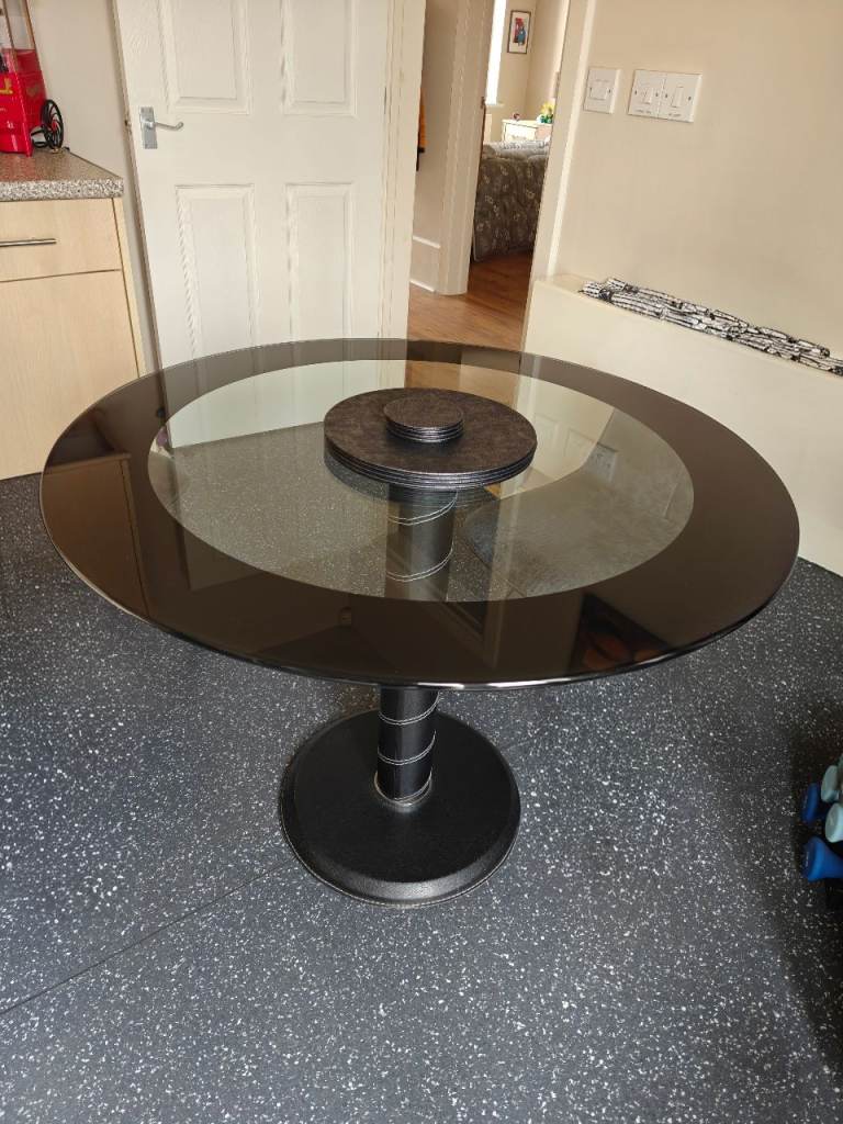 Glass top table in lovely condition 