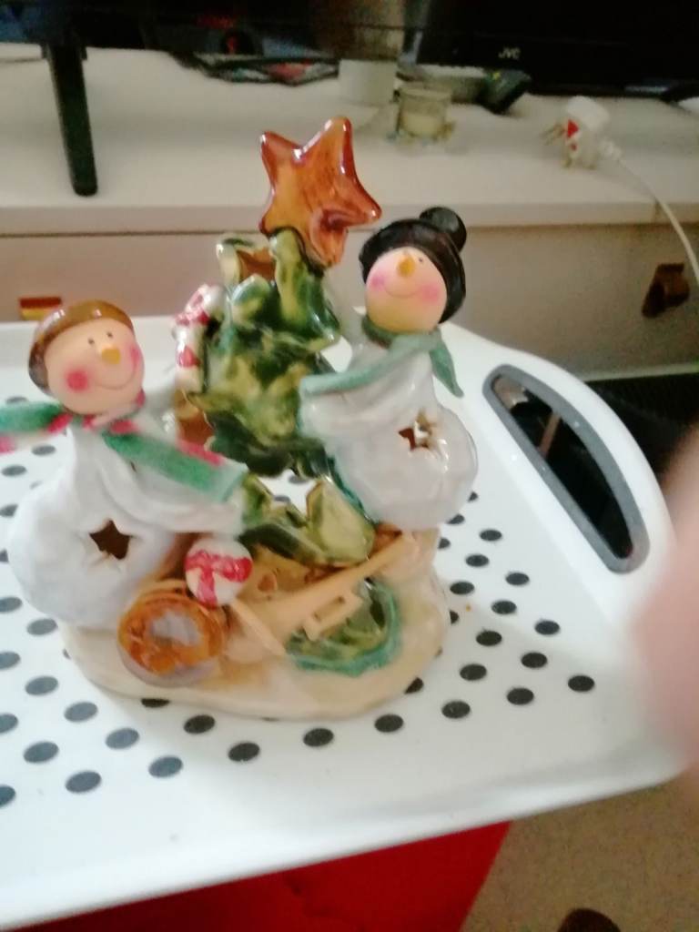 2 snowpersons and tree ornament figurine