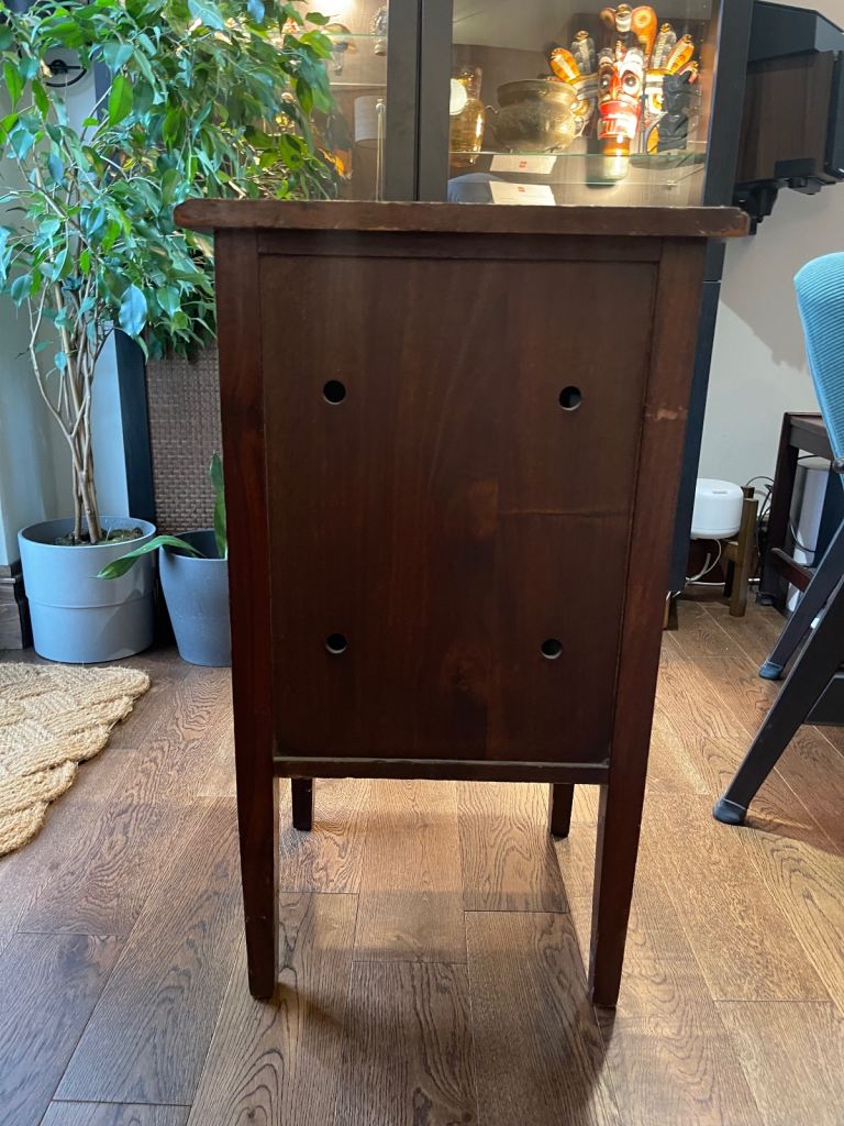 Edwardian Pair Of Mahogany Bedside Tables