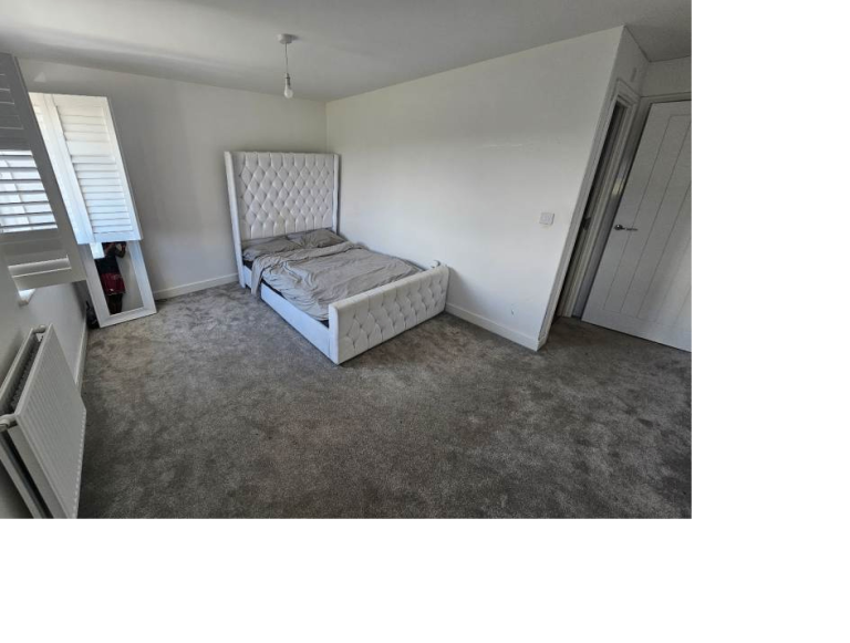 Spacious & Cosy En-suite Room for Rent – NN8 6DF