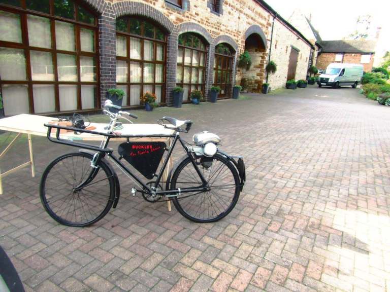 Old  bike  vintage  runs  ok 
