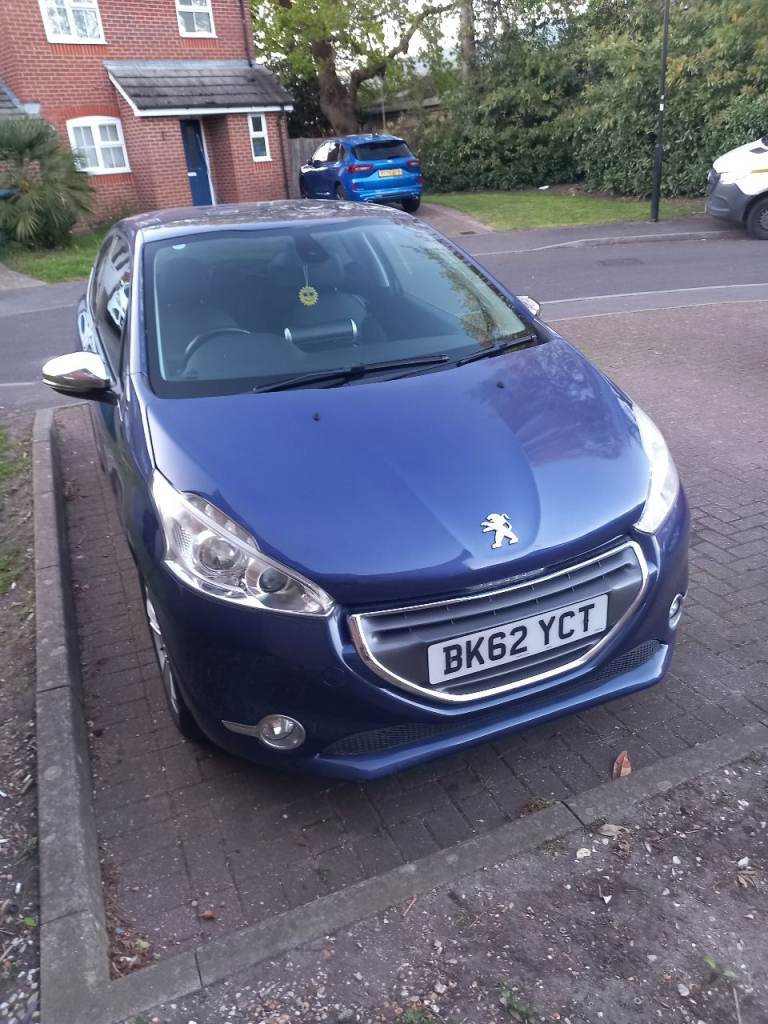 Peugeot, 208, Hatchback, 2012, Manual, 1199 (cc), 3 doors