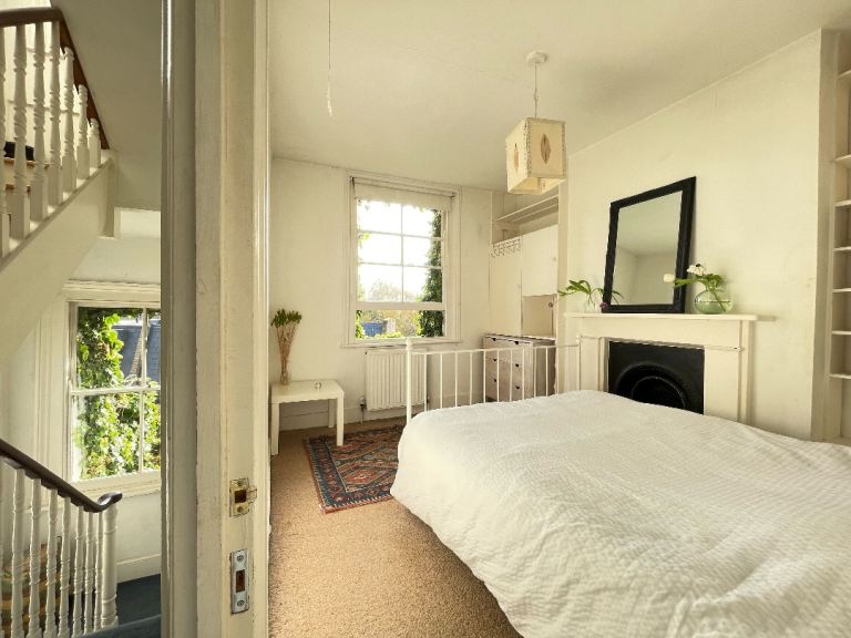 Double room to rent within charming house in Stoke Newington