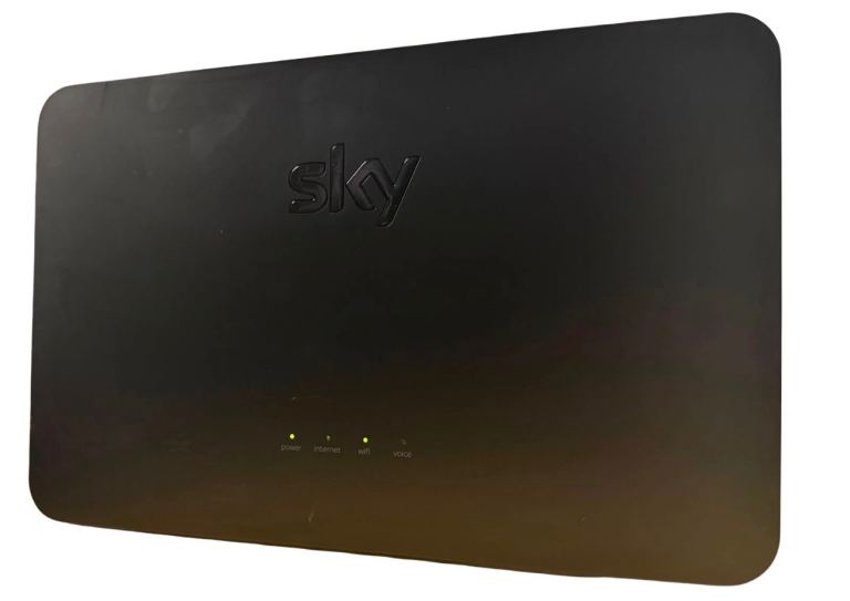 Latest Sky Broadband Q Router 4.2 WiFi Hub Model SR203 | Dual Band | Gigabit LAN