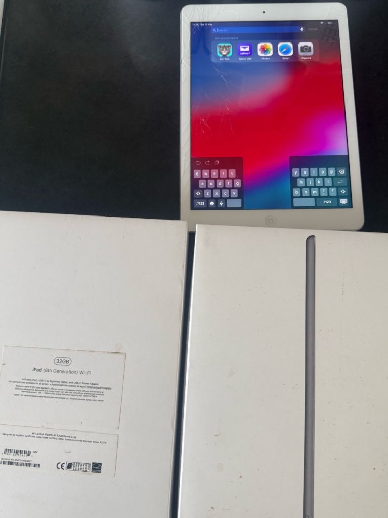 Selling I pad air 32Gb silver