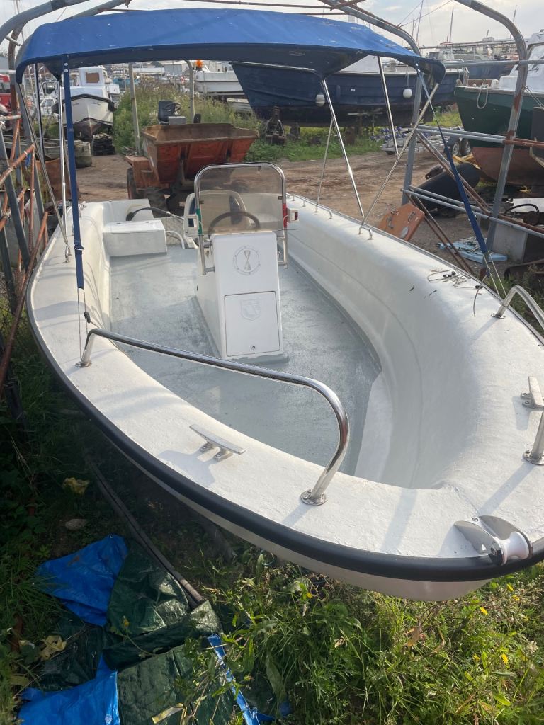 21ft Sports fishing boat 