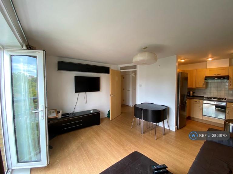 1 bedroom flat in Islington, London, N1 (1 bed) (#2851870)
