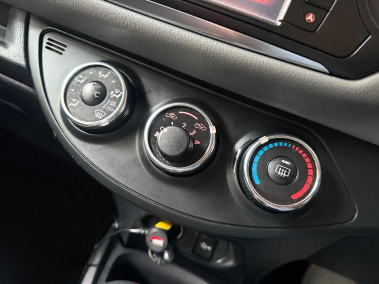 2015 Toyota Yaris 1.33 VVT-i Icon 5dr CVT HATCHBACK PETROL Automatic