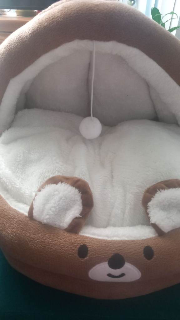 Medium cat bed