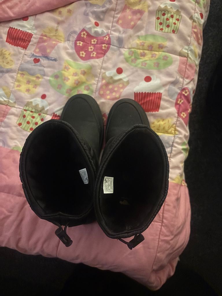 Rocket Dog Dita Black Winter Boots  size 6 -As Good As New