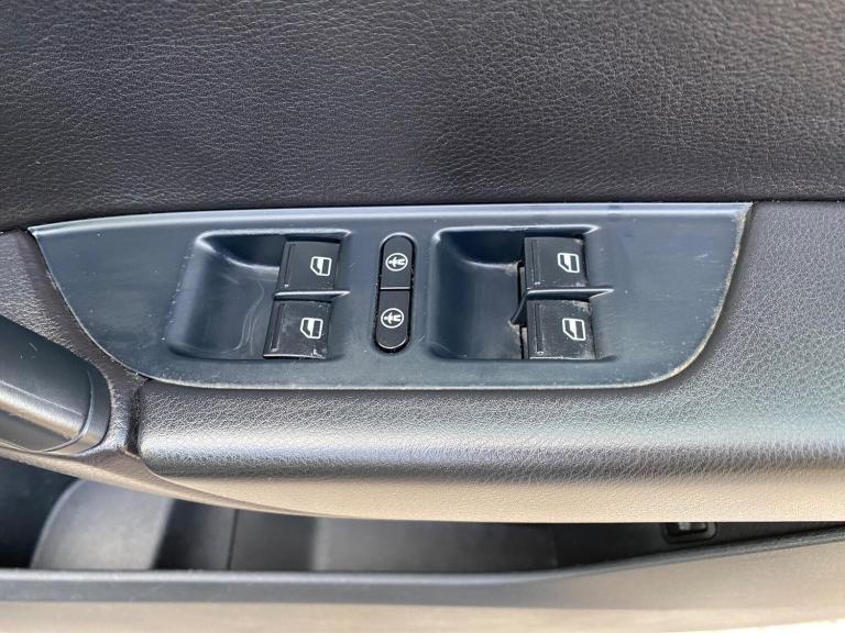 2014 Volkswagen Touareg 3.0 TDI V6 BlueMotion Tech R-Line Tiptronic 4WD Euro 5 (s/s) 5dr ESTATE D...