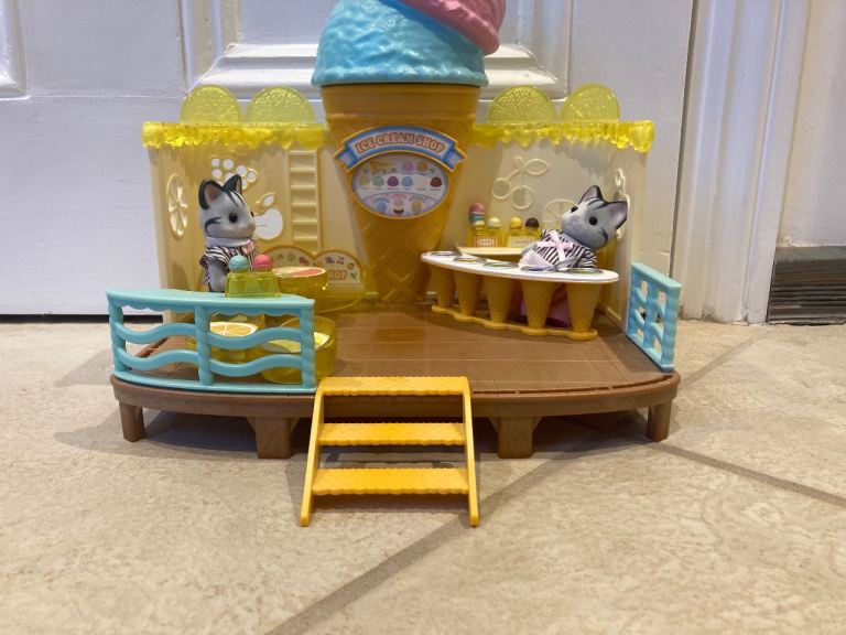 Sylvanian Families ice cream shop