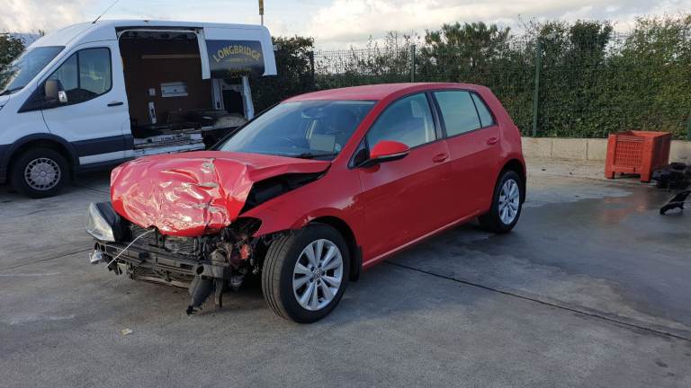 **For breaking** Vw Golf SE, 1.6 diesel 5 speed (2014).