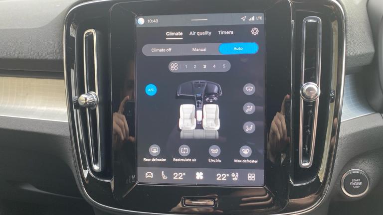 2025 Volvo XC40 2.0 B3P Plus Dark 5dr Auto Petrol Estate Estate Petrol Automatic