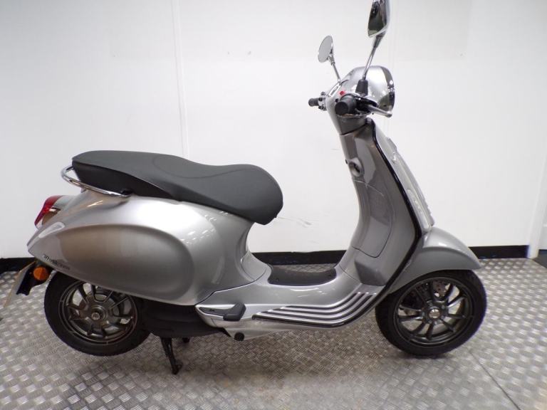 24 PLATE PIAGGIO VESPA ELETTRICA 50