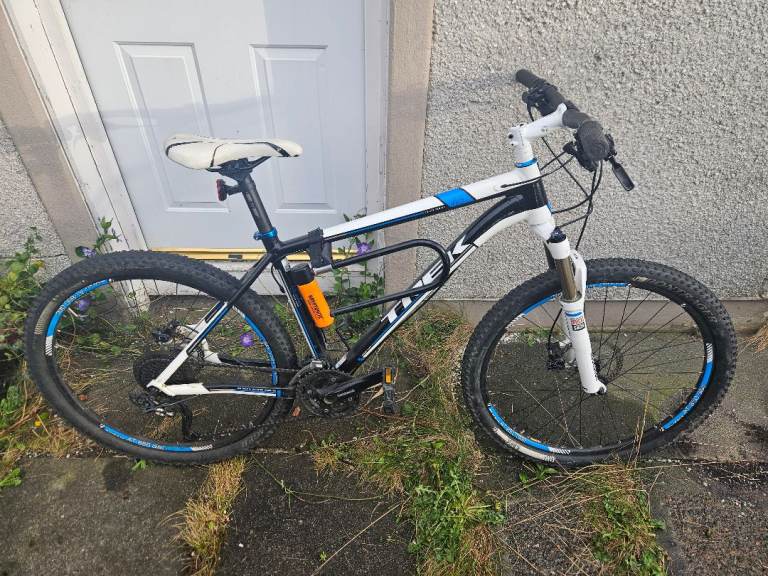 Mens 47cm Trek elite series 8.5 30spd