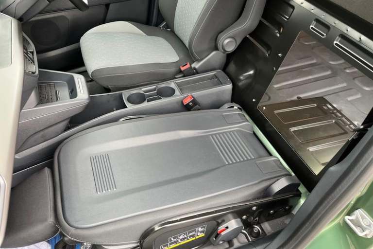 2025 Ford E-Transit Courier Limited AUTO 43kWh 136PS FWD 1 Speed Automatic Panel Van Electric Aut...