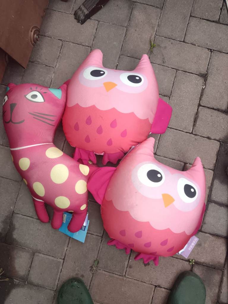 Cute Pink Owl and Cat Cushions – As Good As New