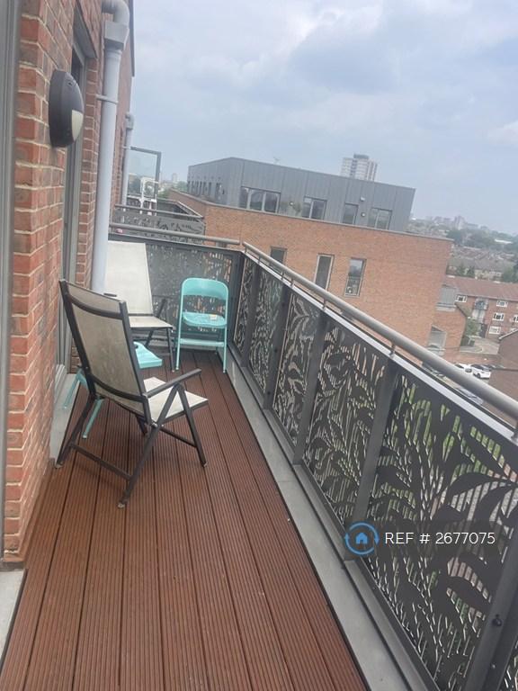 1 bedroom flat in Pandora Court, London, E16 (1 bed) (#2677075)