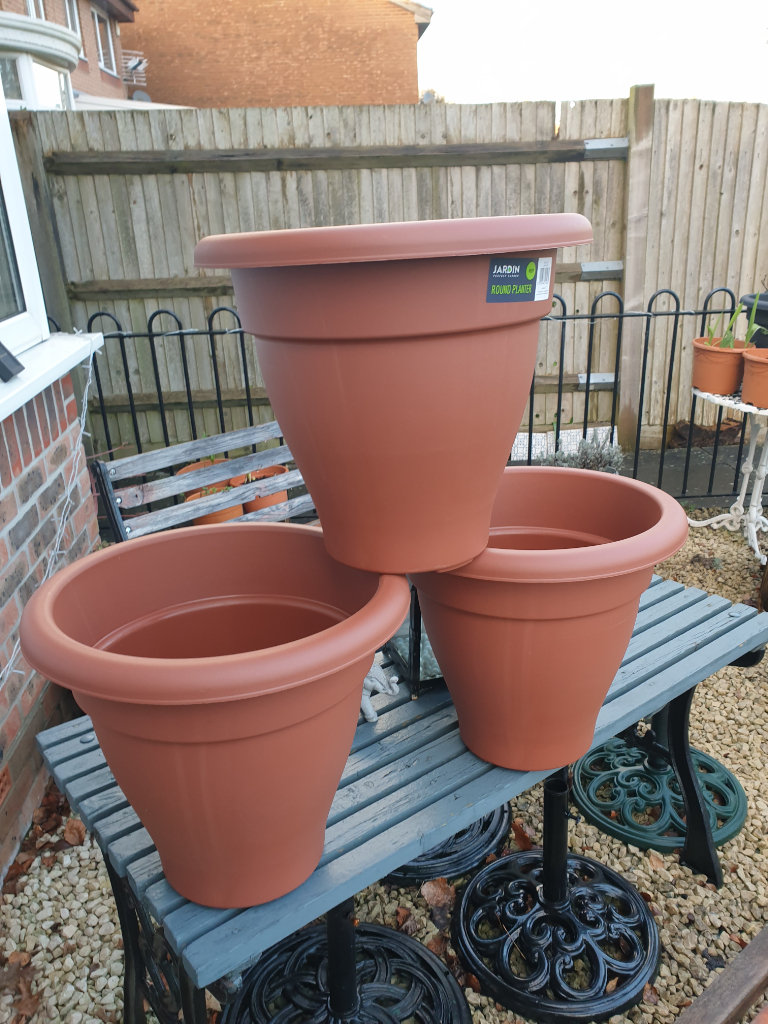 Pot planters large, new im terracotta  