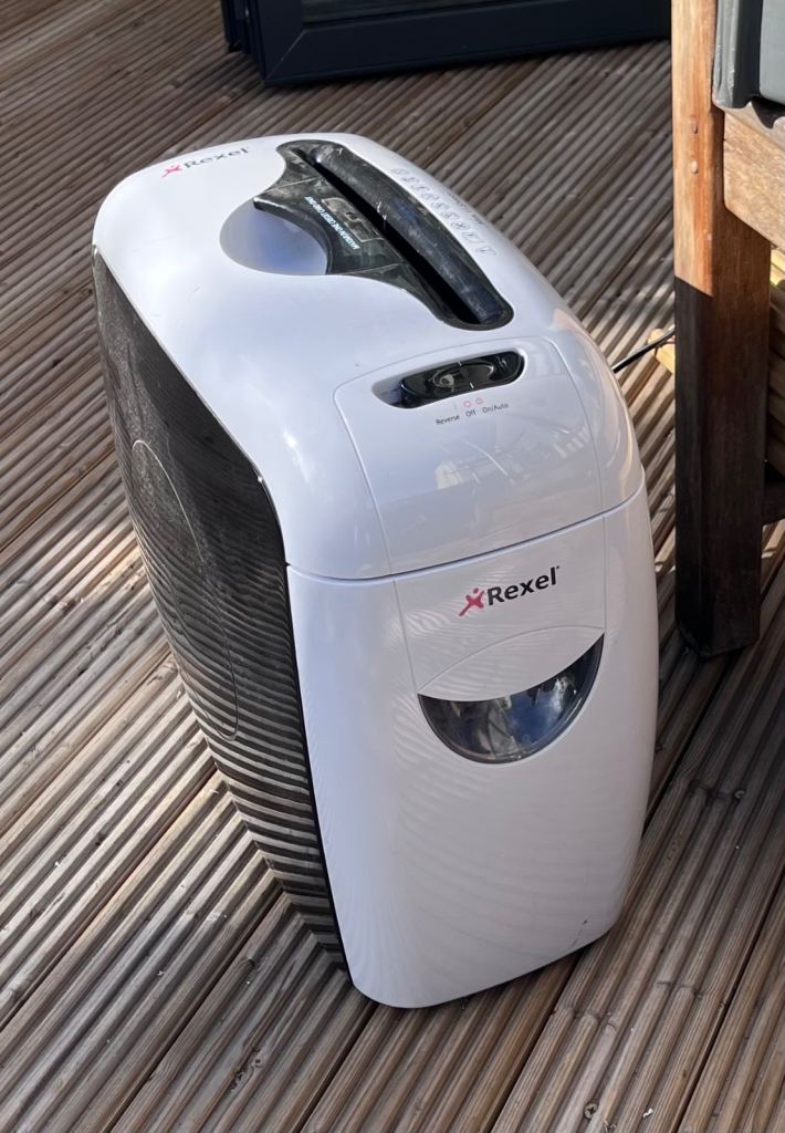 Home office shredder 