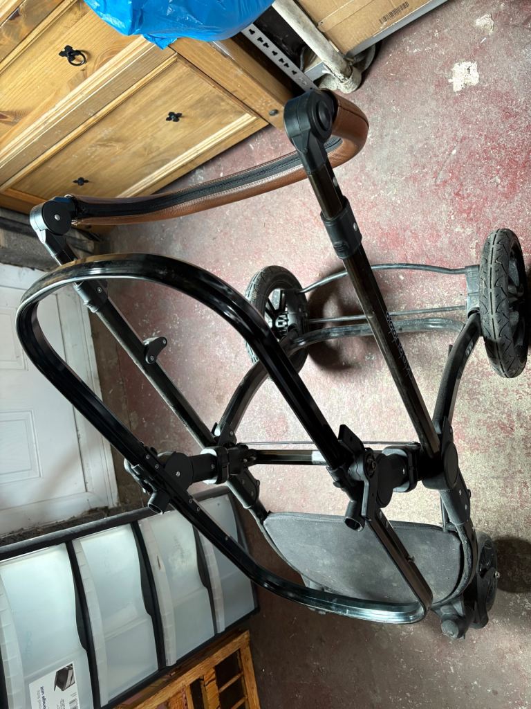 image for Icklebubba pushchair with carrycot 