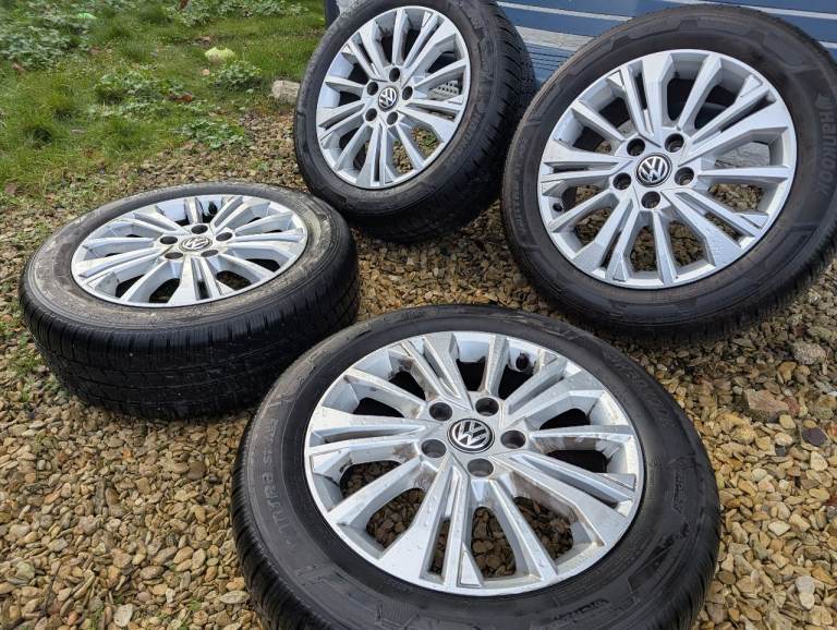 VW OEM GENUINE ARACAJU ALLOY WHEELS 17" FITTED WITH HANKOOK VANTRA ST AS2 ALL SEASON M+S TYRES
