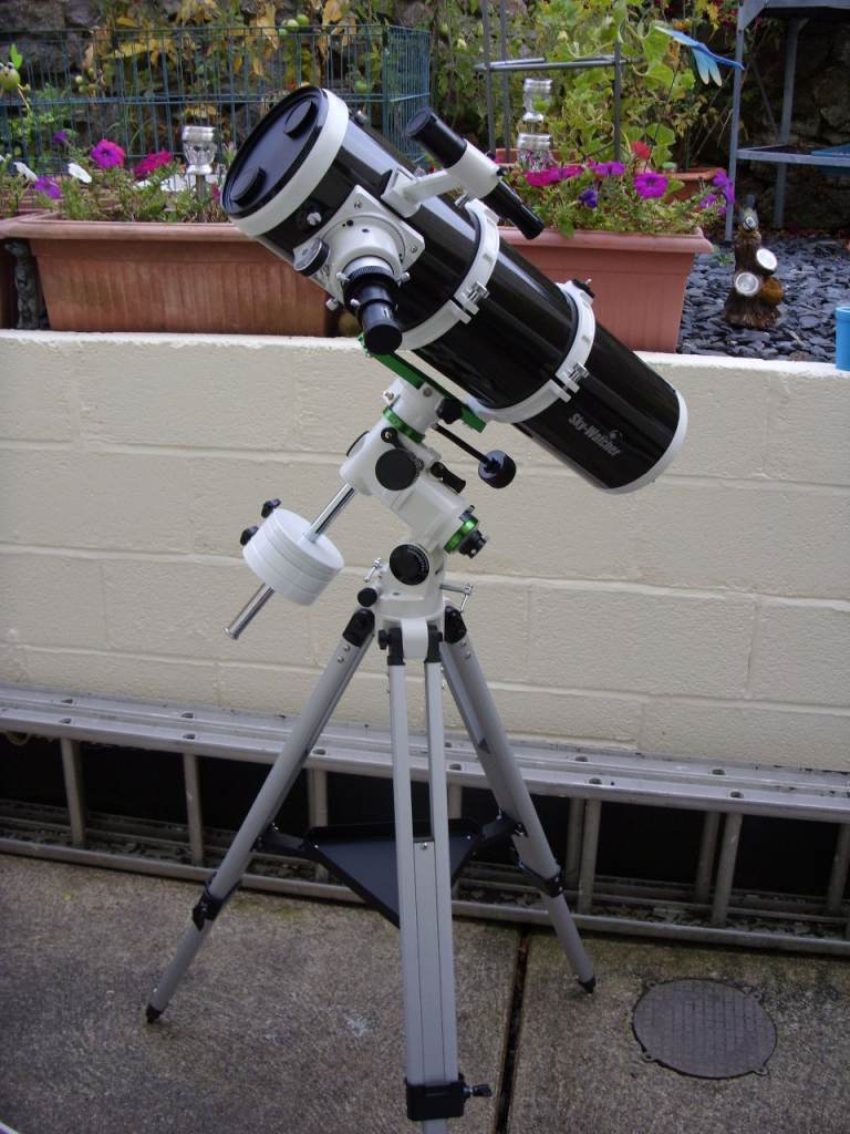 Sky-Watcher Explorer 150P (EQ3-2) Parabolic Newtonian Reflector Telescope