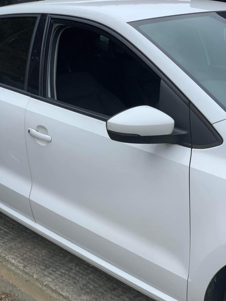 VW POLO 6R DRIVER FRONT DOOR IN WHITE LB9A 09-17