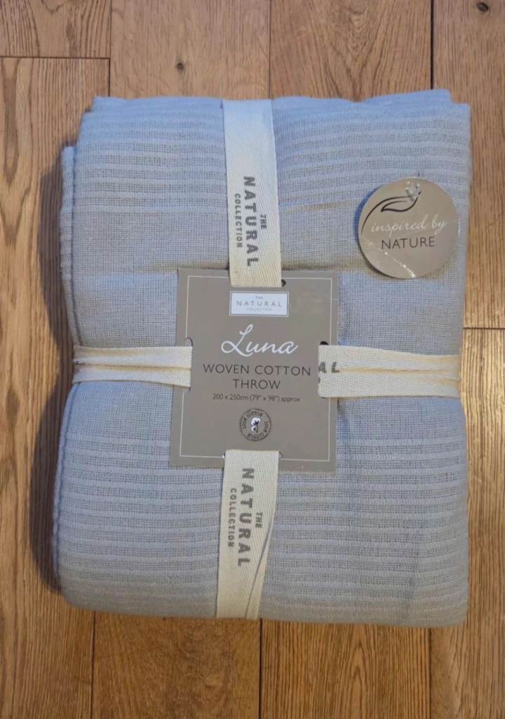 LUNA Woven Cotton Throw